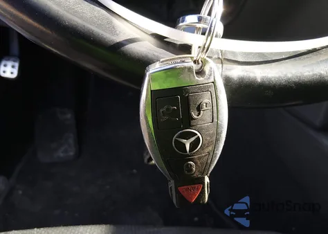 2010 Mercedes-Benz C 300 Luxury 4Matic/Sport 4Matic из США, поврежденный, VIN WDDGF8BB3AR123594